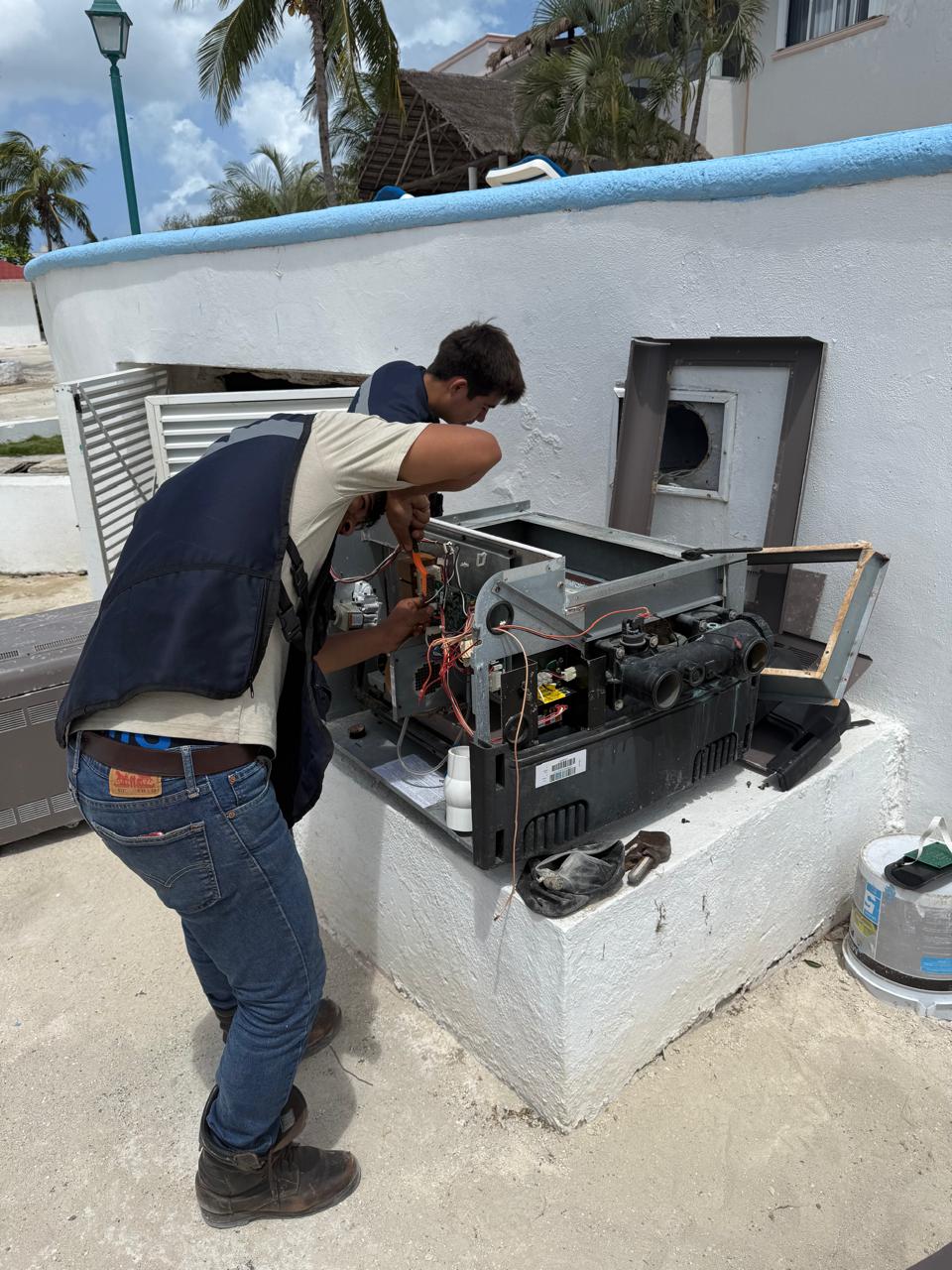 Mantenimiento a Sistemas Generadores de Agua Caliente (Alberca)