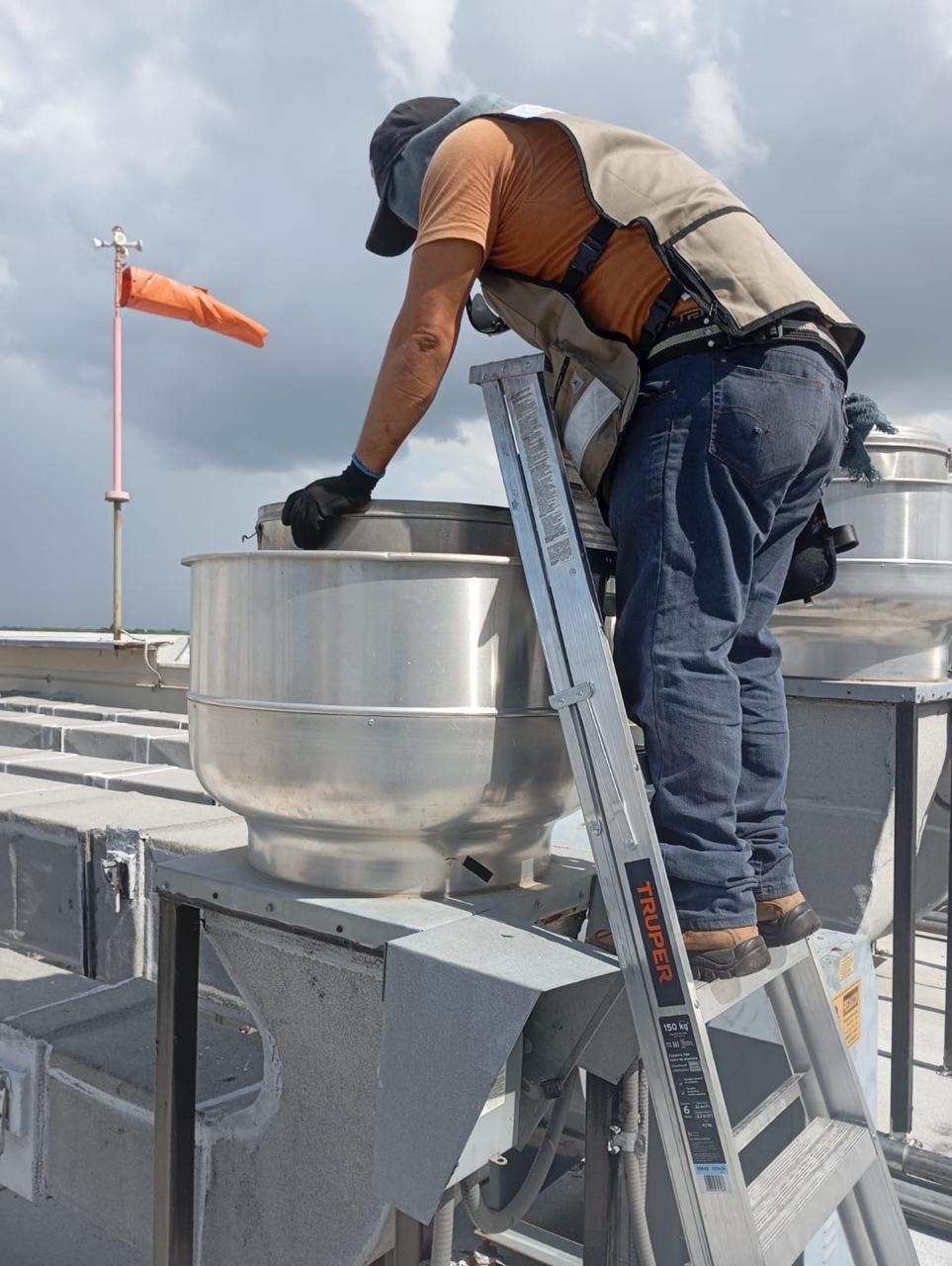 Mantenimiento a Inyectores y Extractores de Aire